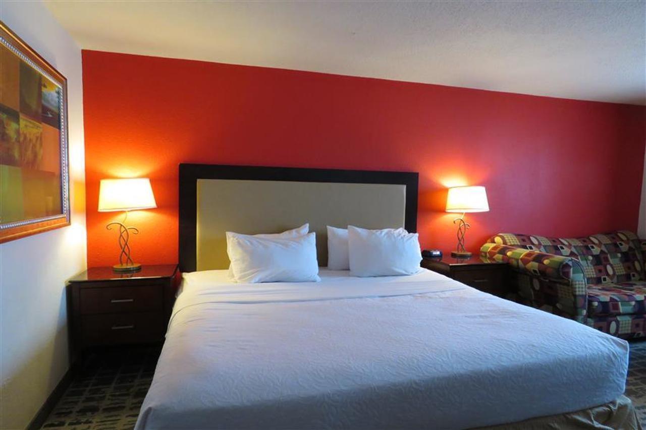 מלון Baymont By Wyndham Ferndale/Royal Oak מראה חיצוני תמונה